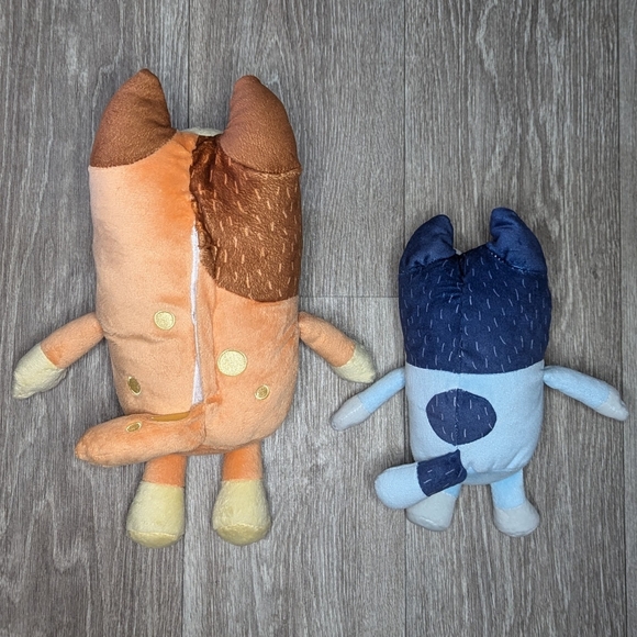Bluey Chilli and Bandit Plush - Picture 2 of 4